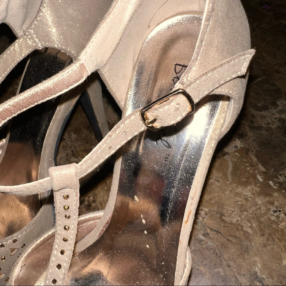 Platform Heels - Picture 3 of 10